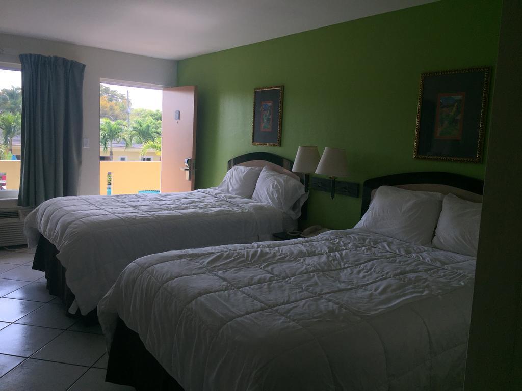 Curtis Inn & Suites Голливуд Экстерьер фото