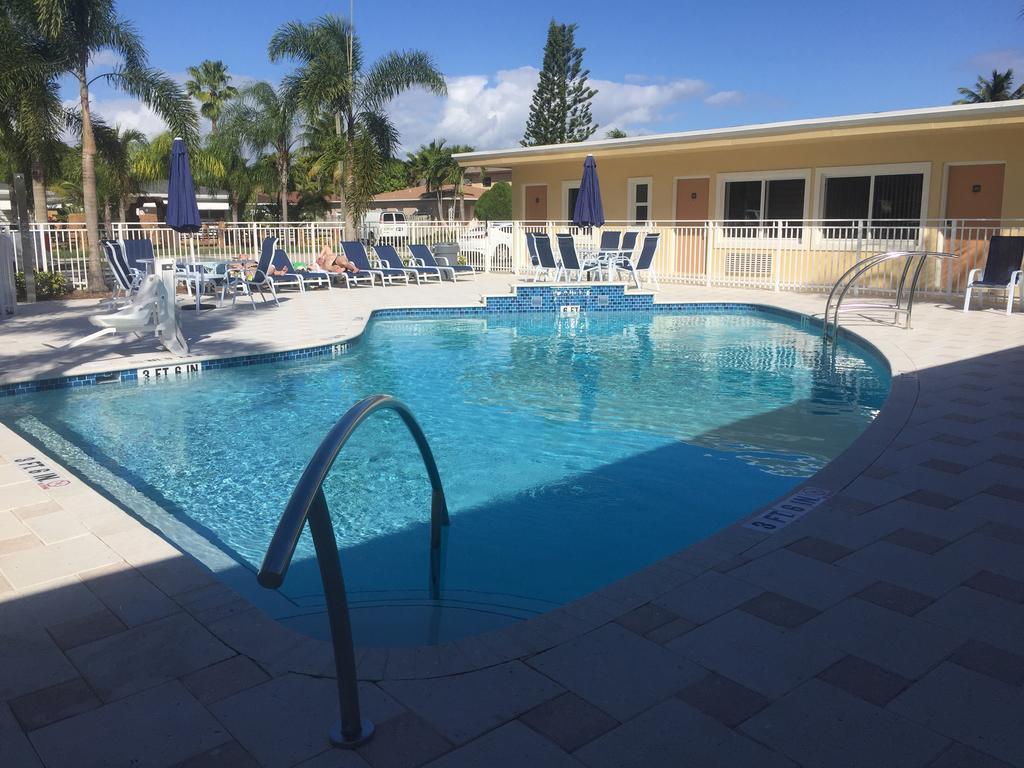 Curtis Inn & Suites Голливуд Экстерьер фото